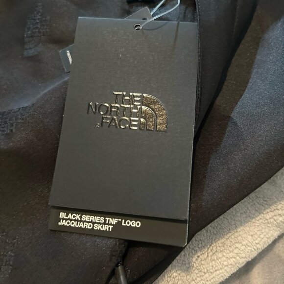 The North Face Nwt Black Series Tnf Logo Jacquard Skirt Sz Xs. - Picture 4 of 8